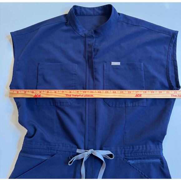 Figs Rafaela Cargo Jumpsuit Navy Sz Large EUC Nurse First Responder Uniform EUC - Picture 12 of 16